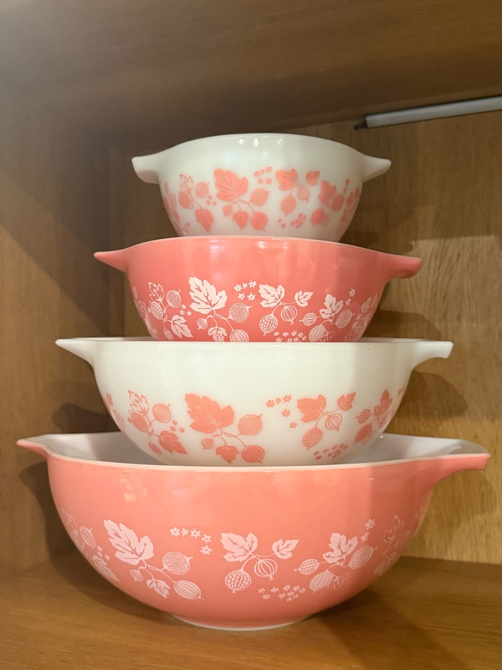 *STUNNING* Pyrex Vintage Pink Gooseberry Mixing Bowl Set 444, 443, 442 & 441